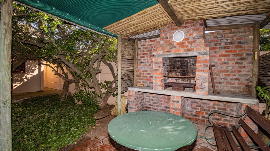 4 Bedroom Property for Sale in Table View Western Cape
